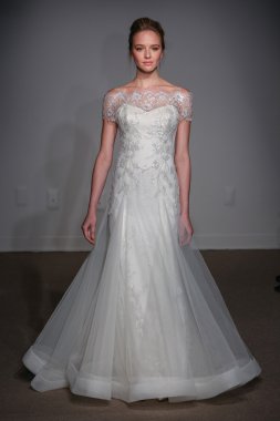 Anna Maier ve Ulla Maija Couture gelin