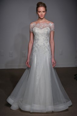 Anna Maier ve Ulla Maija Couture gelin