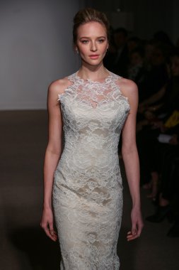 Anna Maier ve Ulla Maija Couture gelin