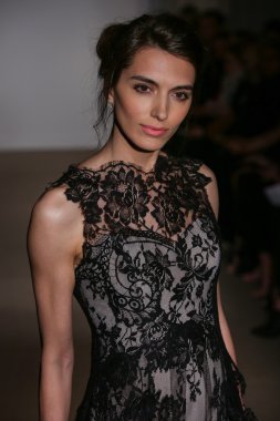 Anna Maier ve Ulla Maija Couture gelin