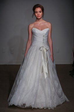 Anna Maier ve Ulla Maija Couture gelin