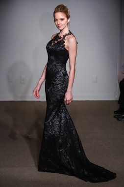 Anna Maier ve Ulla Maija Couture gelin