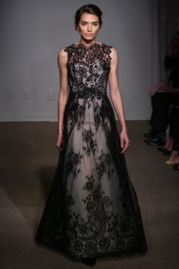 Anna Maier ve Ulla Maija Couture gelin