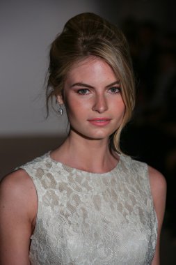 Anna Maier ve Ulla Maija Couture gelin