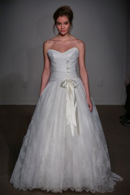 Anna Maier ve Ulla Maija Couture gelin