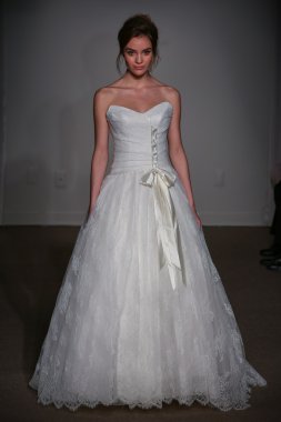 Anna Maier ve Ulla Maija Couture gelin