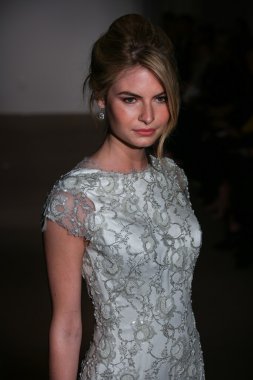 Anna Maier ve Ulla Maija Couture gelin