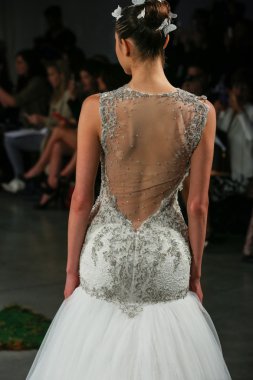 Ines Di Santo Bridal gösteri