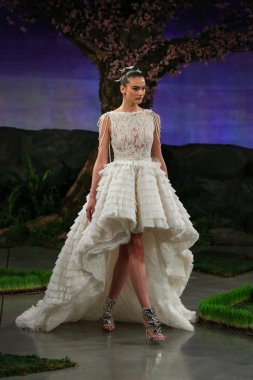 Ines Di Santo Bridal gösteri