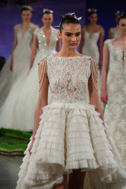 Ines Di Santo Bridal gösteri