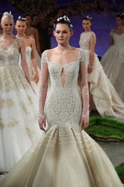 Ines Di Santo Bridal gösteri