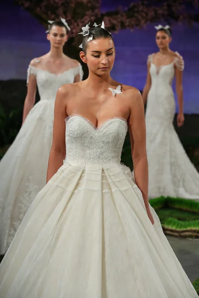 Ines Di Santo Bridal Show — Stock Photo, Image