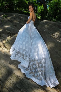 Kalyn Hemphill poz Irina Shabayeva Gelin Koleksiyonu