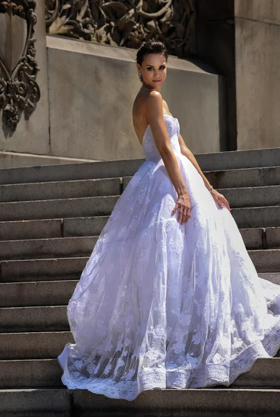 Kalyn Hemphill pose at the Irina Shabayeva Bridal collection — Stock Photo, Image