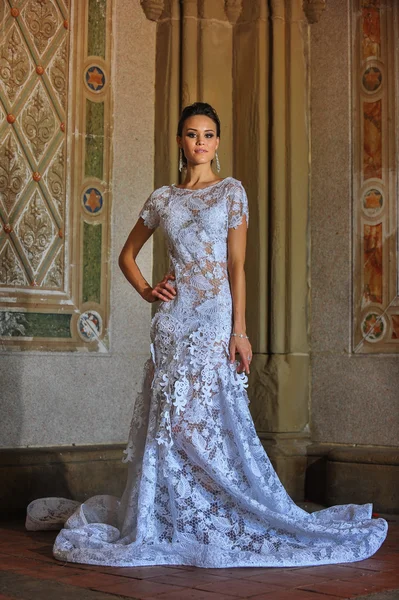 Kalyn Hemphill pose at the Irina Shabayeva Bridal collection — Stock Photo, Image