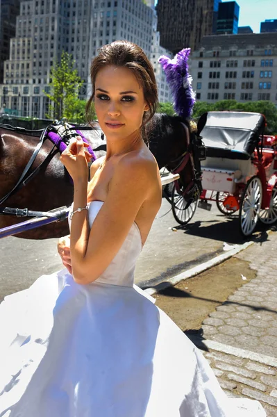 Kalyn Hemphill at the Irina Shabayeva SS 2016 Bridal collection — Stock Fotó