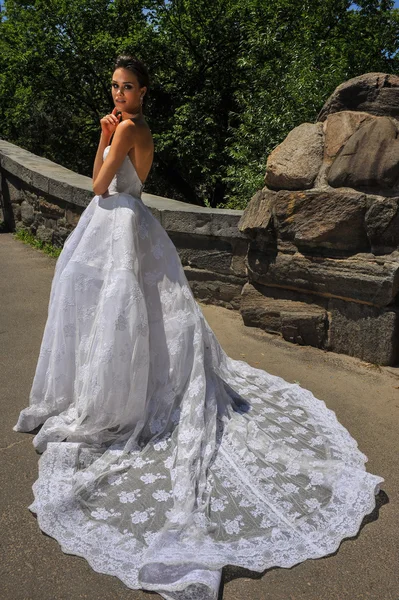 Kalyn Hemphill at the Irina Shabayeva SS 2016 Bridal collection — Stock Photo, Image