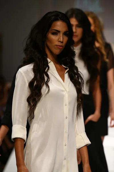 Anje fashion show — Stockfoto