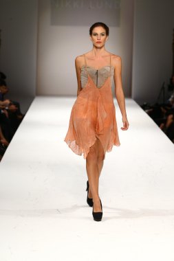 Nikki Lund fashion show