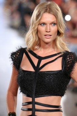 Toni Garrn walks Carmen Steffens runway