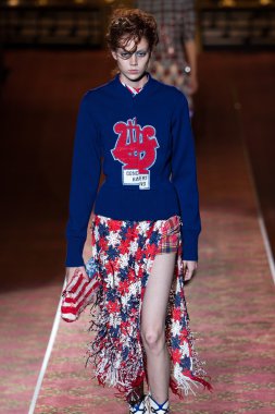 Marc Jacobs Runway Spring 2016