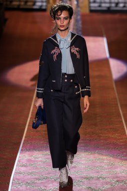 Marc Jacobs Runway Spring 2016