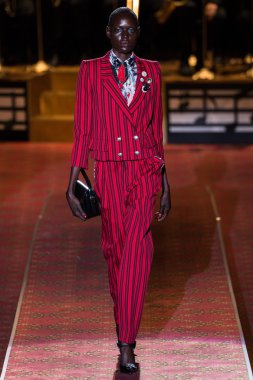 Marc Jacobs Runway Spring 2016