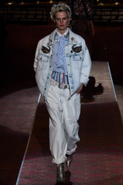 Marc Jacobs Runway Spring 2016