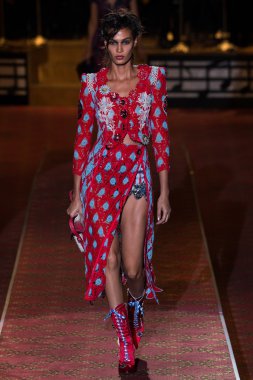 Marc Jacobs Runway Spring 2016