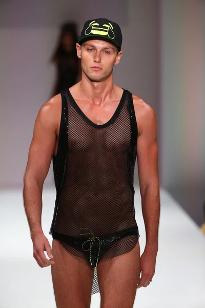 Marco Marco show de moda primavara 2016 — Fotografie, imagine de stoc