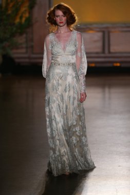 Claire Pettibone Bridal Fall Winter 2016 Presentation