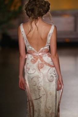 Claire Pettibone Bridal Fall Winter 2016 Presentation