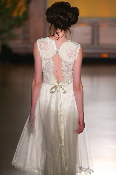 Claire Pettibone Otoño nupcial Invierno 2016 Presentación — Foto de Stock