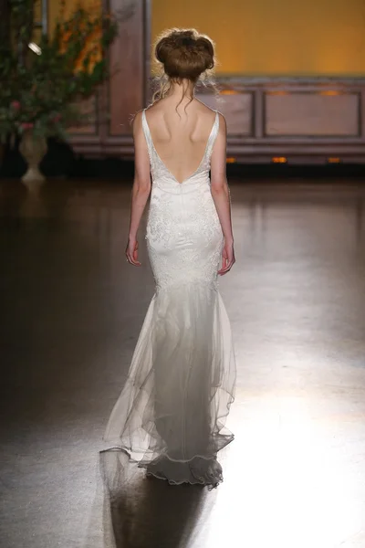 Claire Pettibone Bridal Fall Winter 2016 Presentation — 图库照片