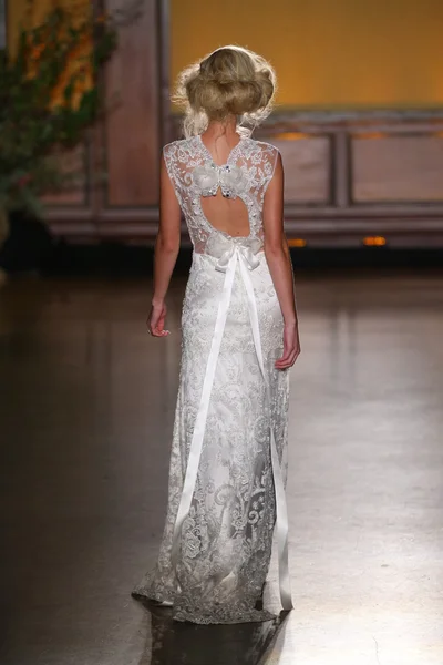 Claire Pettibone Mariée Automne Hiver 2016 Présentation — Photo