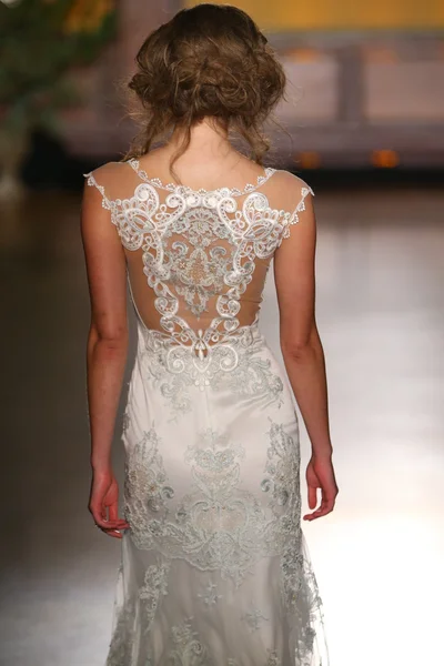 Claire Pettibone Bridal Fall Winter 2016 Presentation — ストック写真