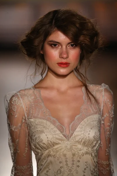 Claire Pettibone Bridal Fall Winter 2016 Presentation — Stockfoto