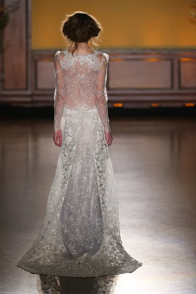 Claire Pettibone Otoño nupcial Invierno 2016 Presentación —  Fotos de Stock