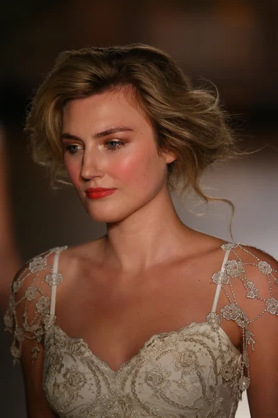 Claire Pettibone Bridal Fall Winter 2016 Presentation — 스톡 사진