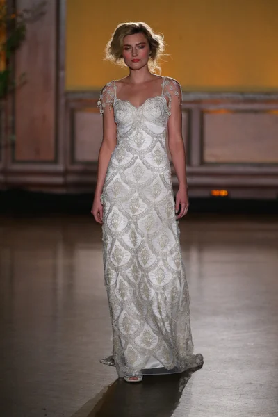 Claire Pettibone Bridal Fall Winter 2016 Presentation — Stockfoto