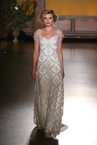 Claire Pettibone Bridal Fall Winter 2016 Presentation — ストック写真