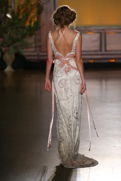 Claire Pettibone Otoño nupcial Invierno 2016 Presentación —  Fotos de Stock