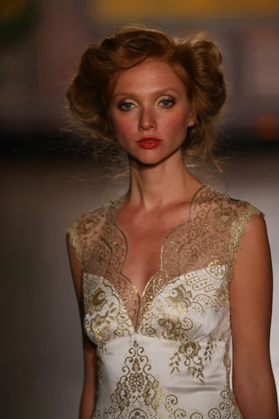 Claire Pettibone Otoño nupcial Invierno 2016 Presentación —  Fotos de Stock