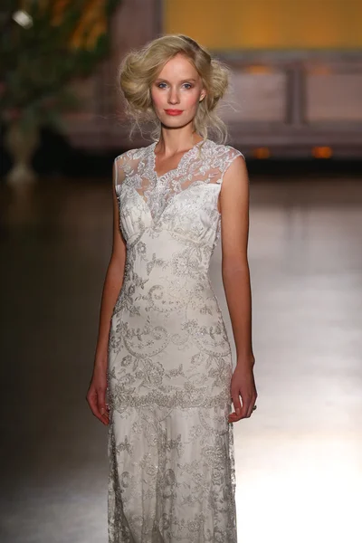 Claire Pettibone Bridal Fall Winter 2016 Presentation — Stockfoto