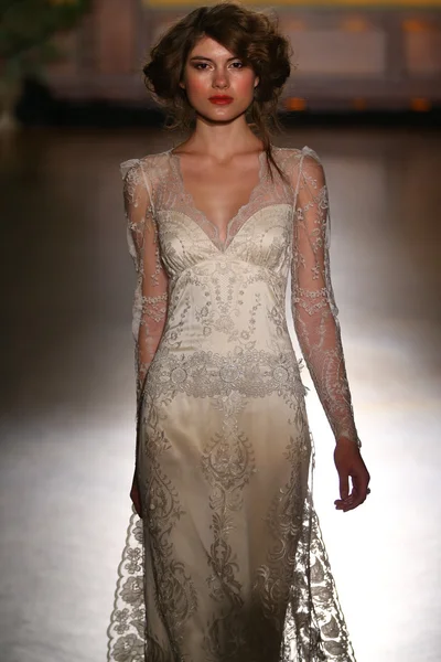 Claire Pettibone Inverno da Queda Nupcial 2016 Apresentação — Fotografia de Stock