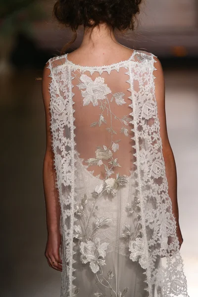 Claire Pettibone Bridal Fall Winter 2016 Presentation — Stockfoto