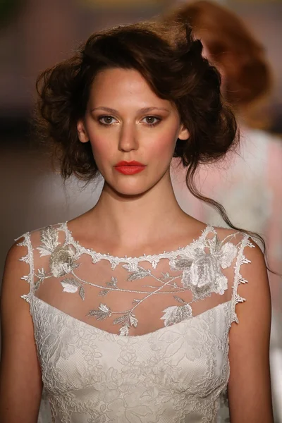 Claire Pettibone Bridal Fall Winter 2016 Presentation — Stock Photo, Image