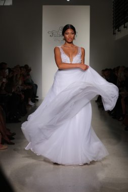 Julie Vino Bridal Fall Winter 2016 Presentation