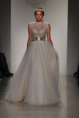 Julie Vino Bridal Fall Winter 2016 Presentation