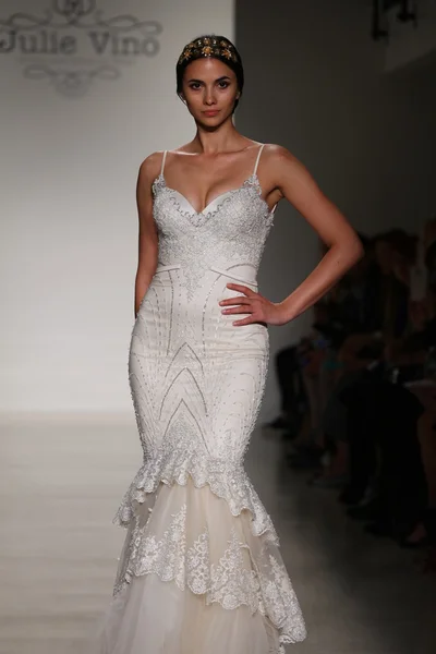 Julie Vino Bridal Fall Winter 2016 Presentation — Stock Fotó